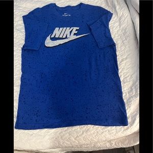 Men’s medium Nike short sleeve T-shirt blue.